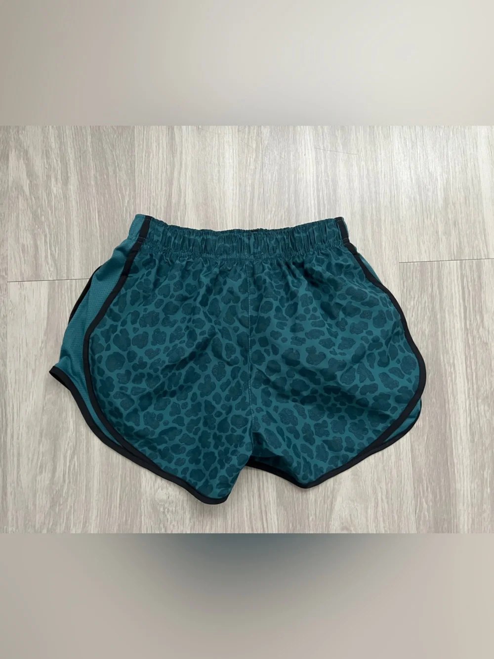 Nike Dri-FIT Teal Leopard Print Running Shorts Women’s XS Athletic Lined